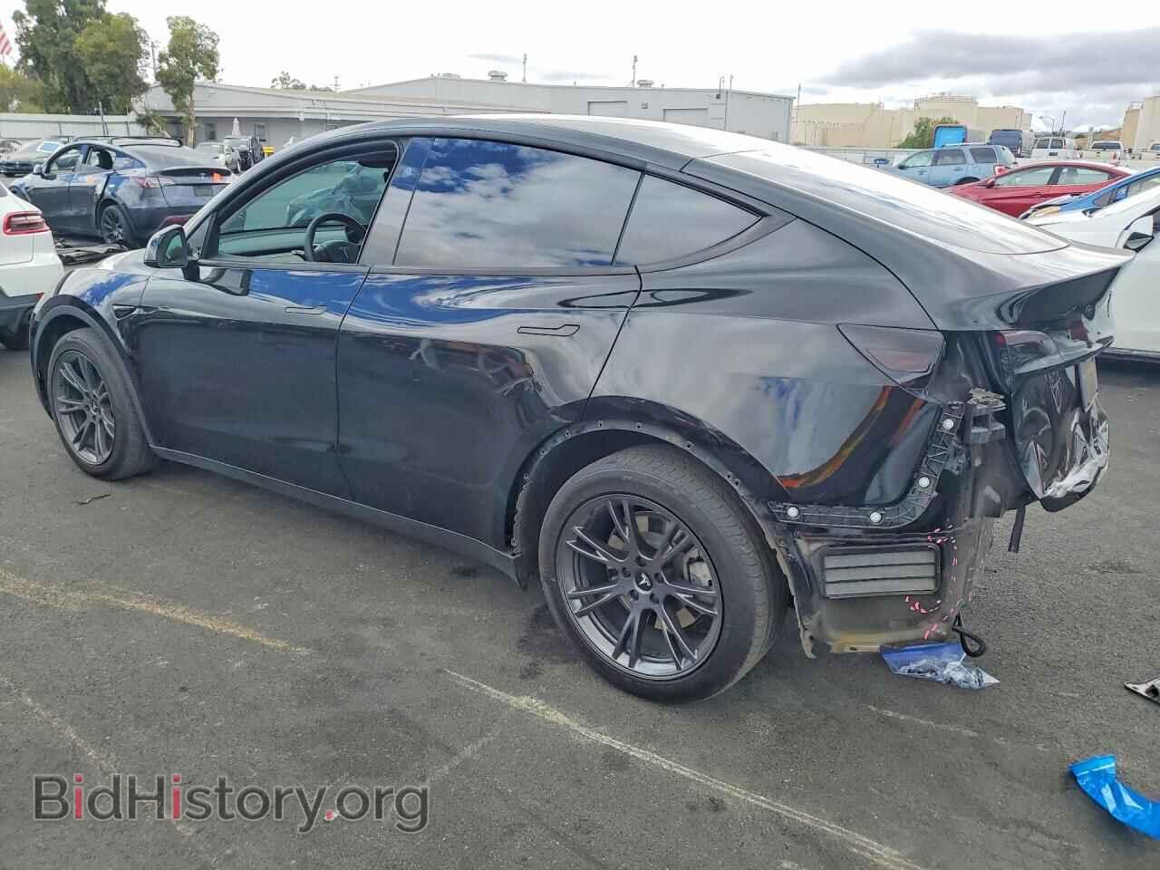 2024 TESLA MODEL Y - VIN: 7SAYGAEE2RF184321 - Photo 2