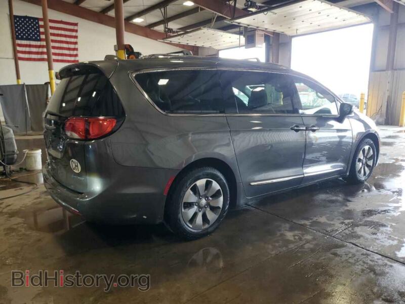 2018 Chrysler PACIFICA (VIN 2C4RC1N79JR139674) — photo 3 of 15