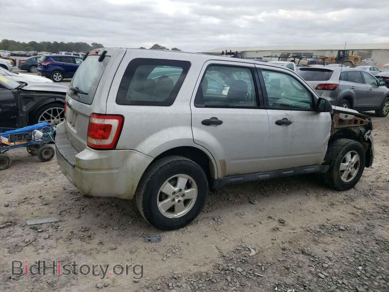 2011 FORD ESCAPE - VIN: 1FMCU0C76BKA68218 - Фото 3