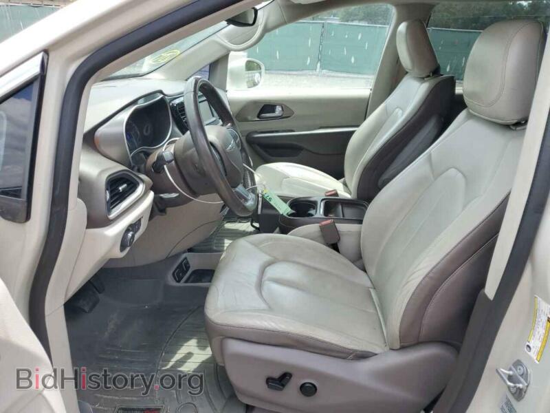 2017 Chrysler PACIFICA (VIN 2C4RC1BG1HR677994) — photo 7 of 14
