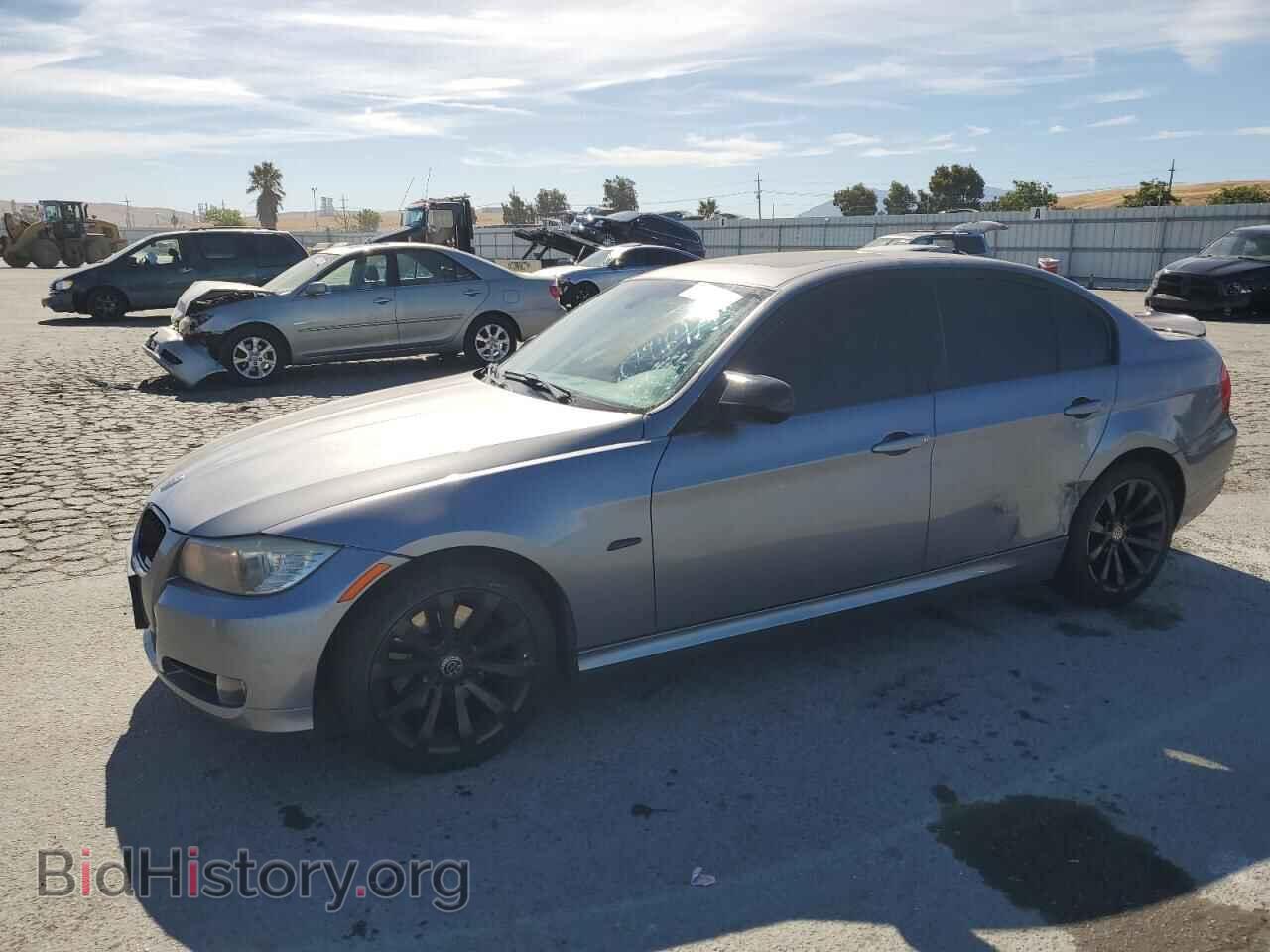 Photo WBAPH5C51BA448043 - BMW 3 SERIES 2011