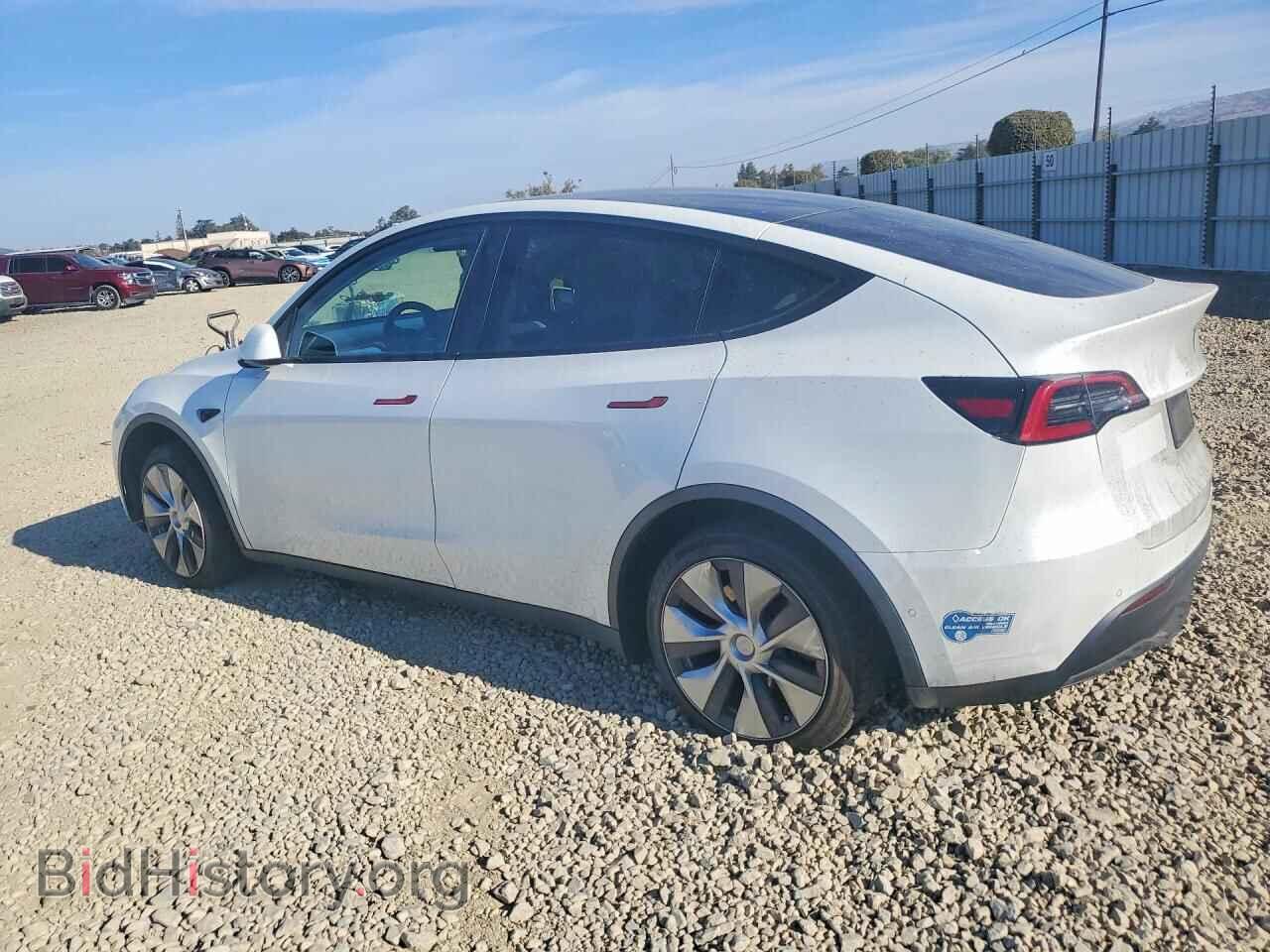 2021 TESLA MODEL Y - VIN: 5YJYGAEE1MF212261 - Photo 2