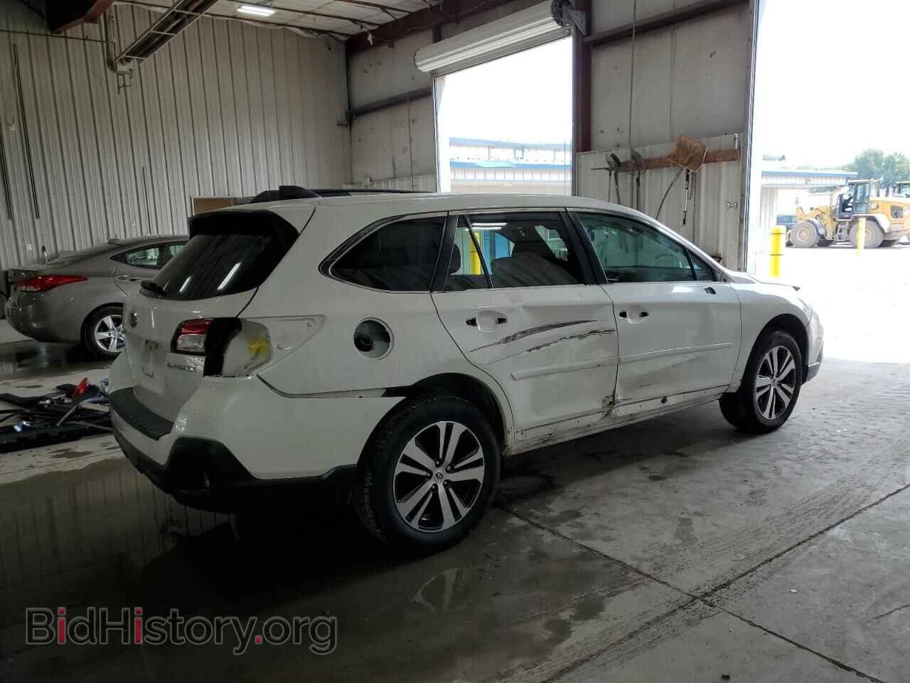 2018 SUBARU OUTBACK - VIN: 4S4BSANC6J3344374 - Фото 3