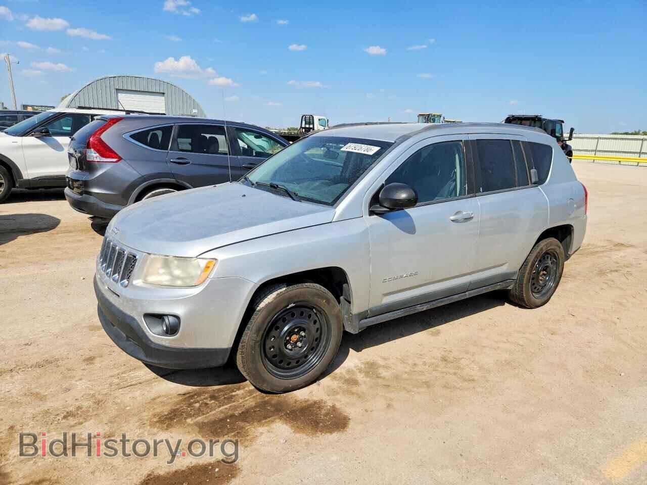 Photo 1J4NF1FB5BD283388 - JEEP COMPASS 2011