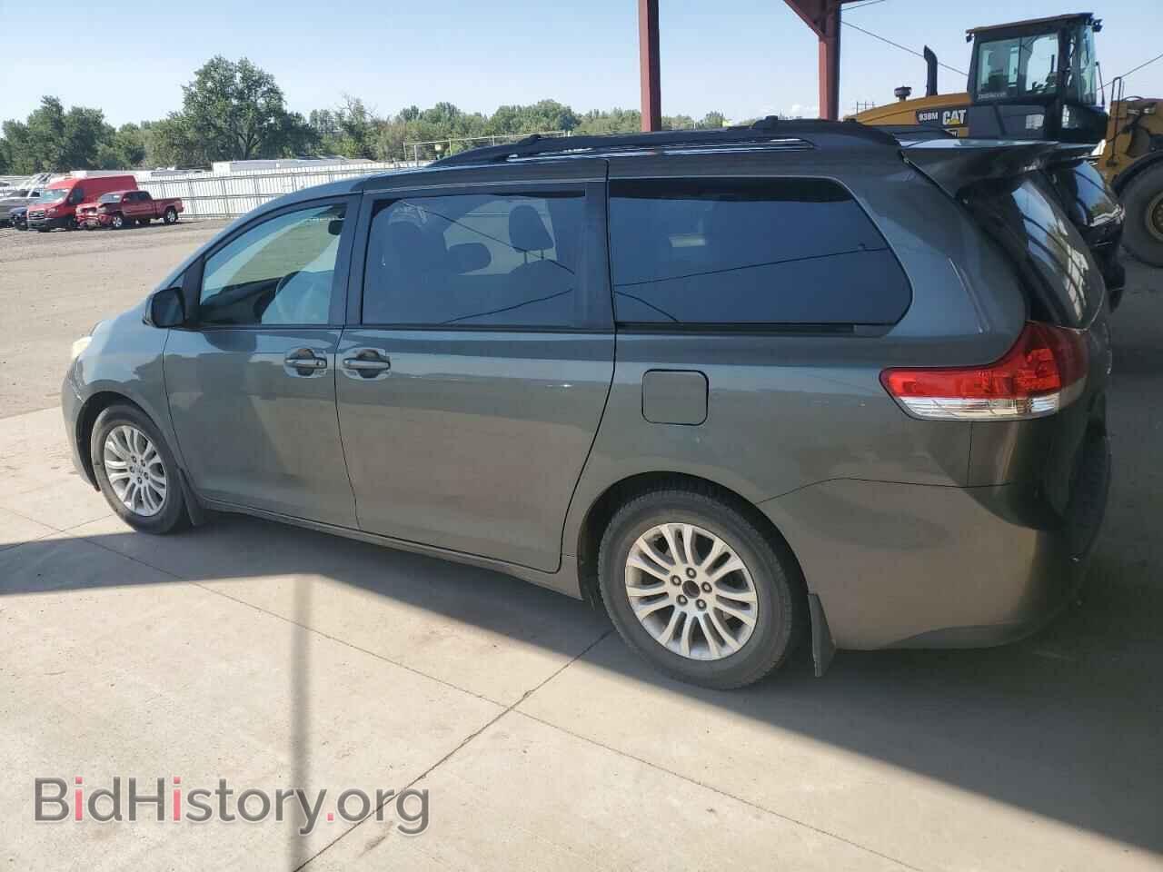 2012 TOYOTA All Models - VIN: 5TDYK3DC4CS210461 - Фото 2