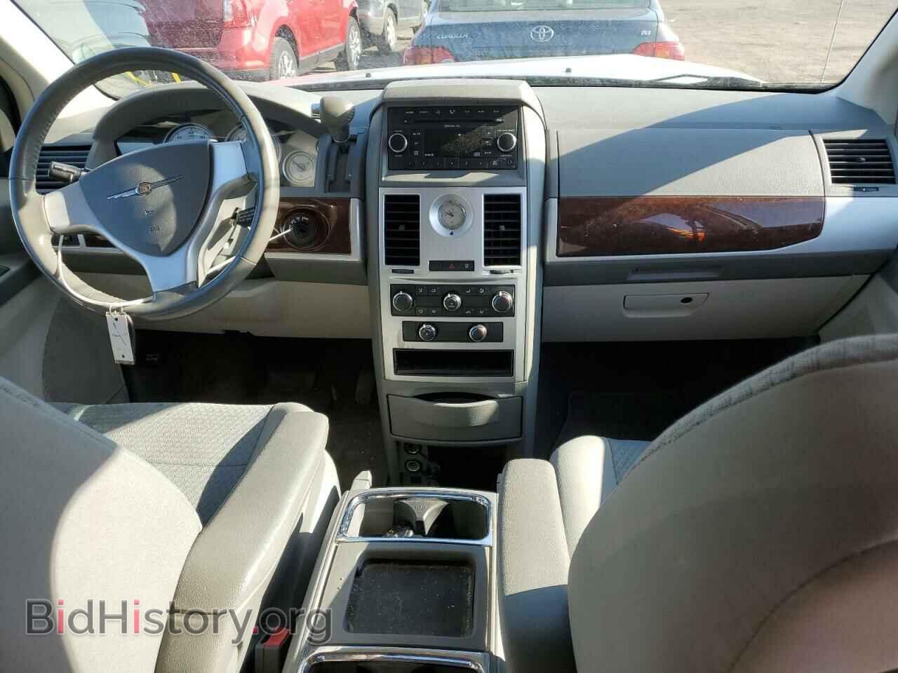 2010 CHRYSLER MINIVAN - VIN: 2A4RR5D1XAR115557 - Фото 8