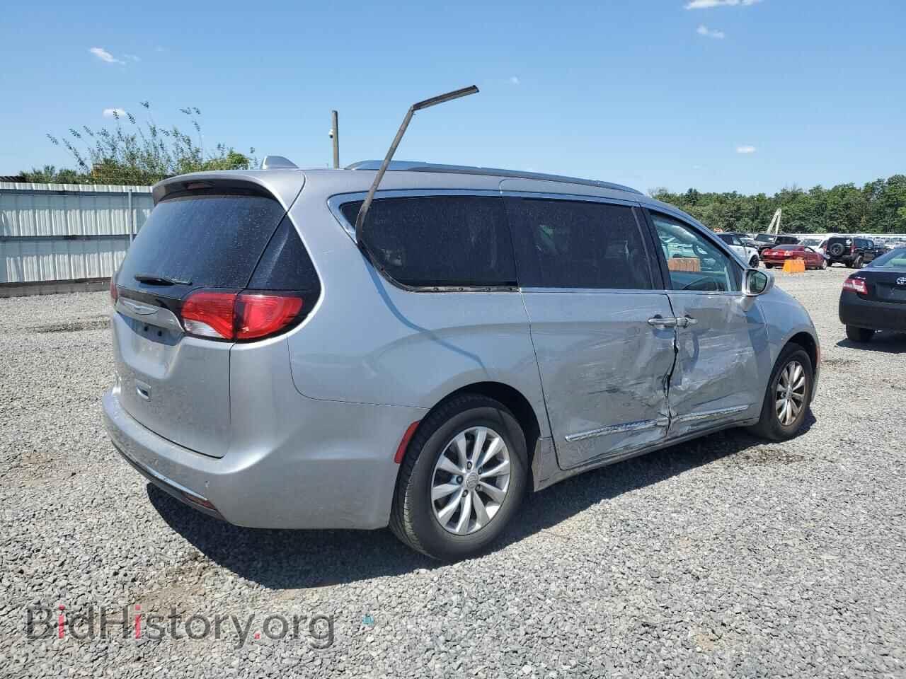 2019 CHRYSLER PACIFICA - VIN: 2C4RC1BG0KR582849 - Фото 3