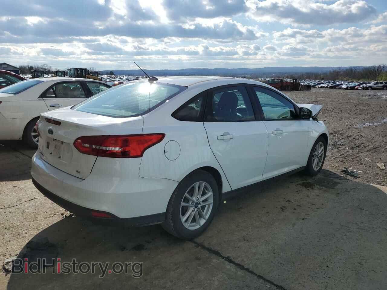 2017 FORD FOCUS - VIN: 1FADP3F2XHL305660 - Фото 3