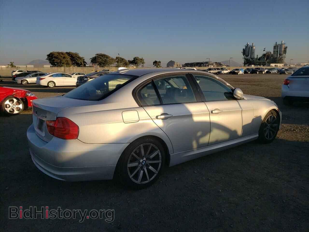 2009 BMW 3 SERIES - VIN: WBAPH57589NL78490 - Фото 3