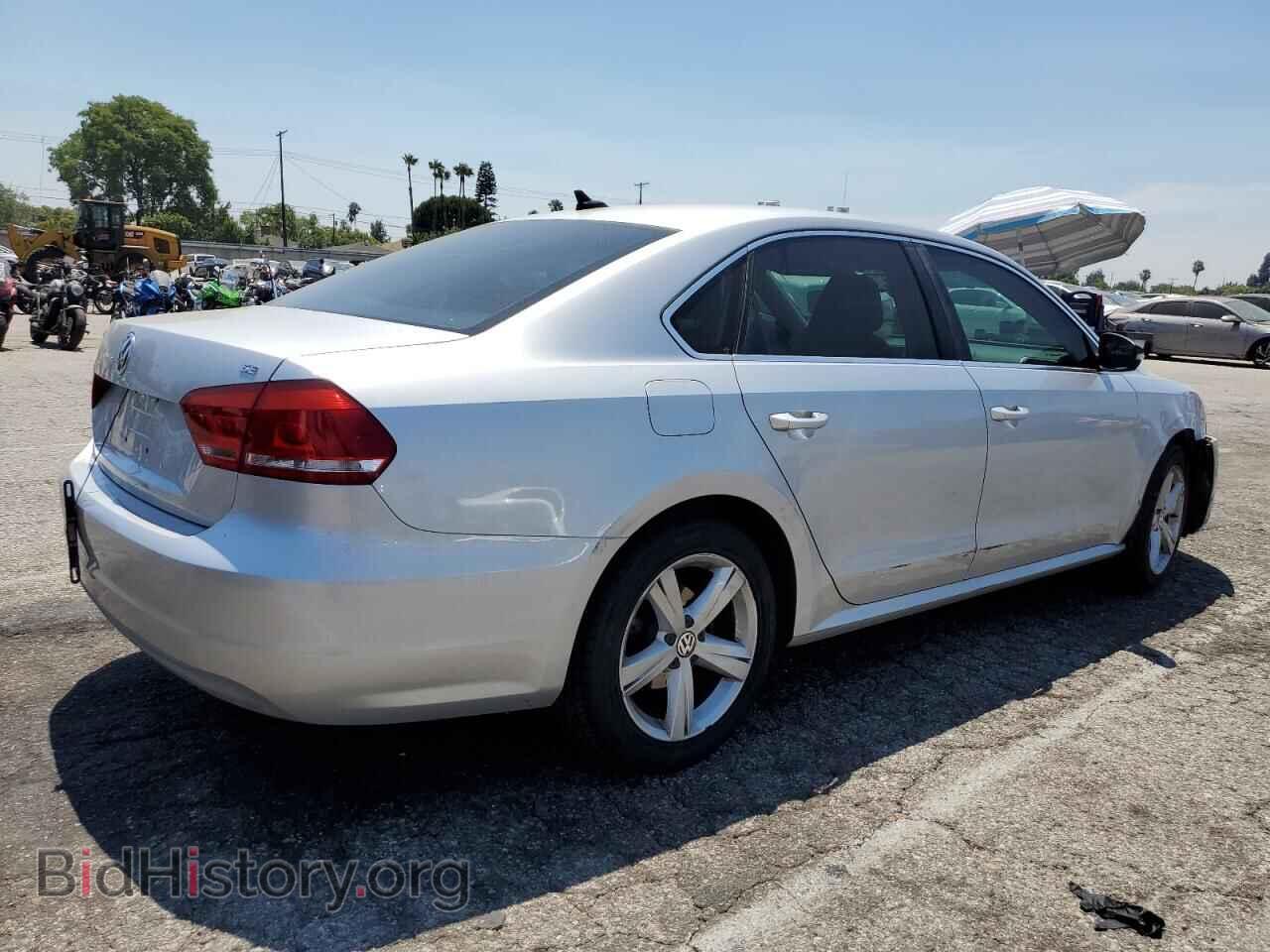 2013 VOLKSWAGEN PASSAT - VIN: 1VWBP7A32DC104089 - Фото 3