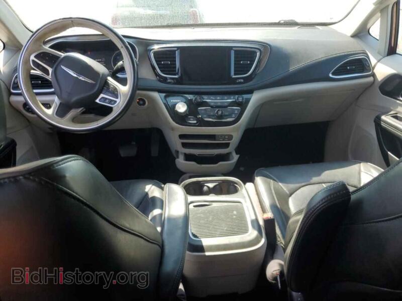 2017 Chrysler PACIFICA (VIN 2C4RC1GG5HR748705) — фото 8 из 13