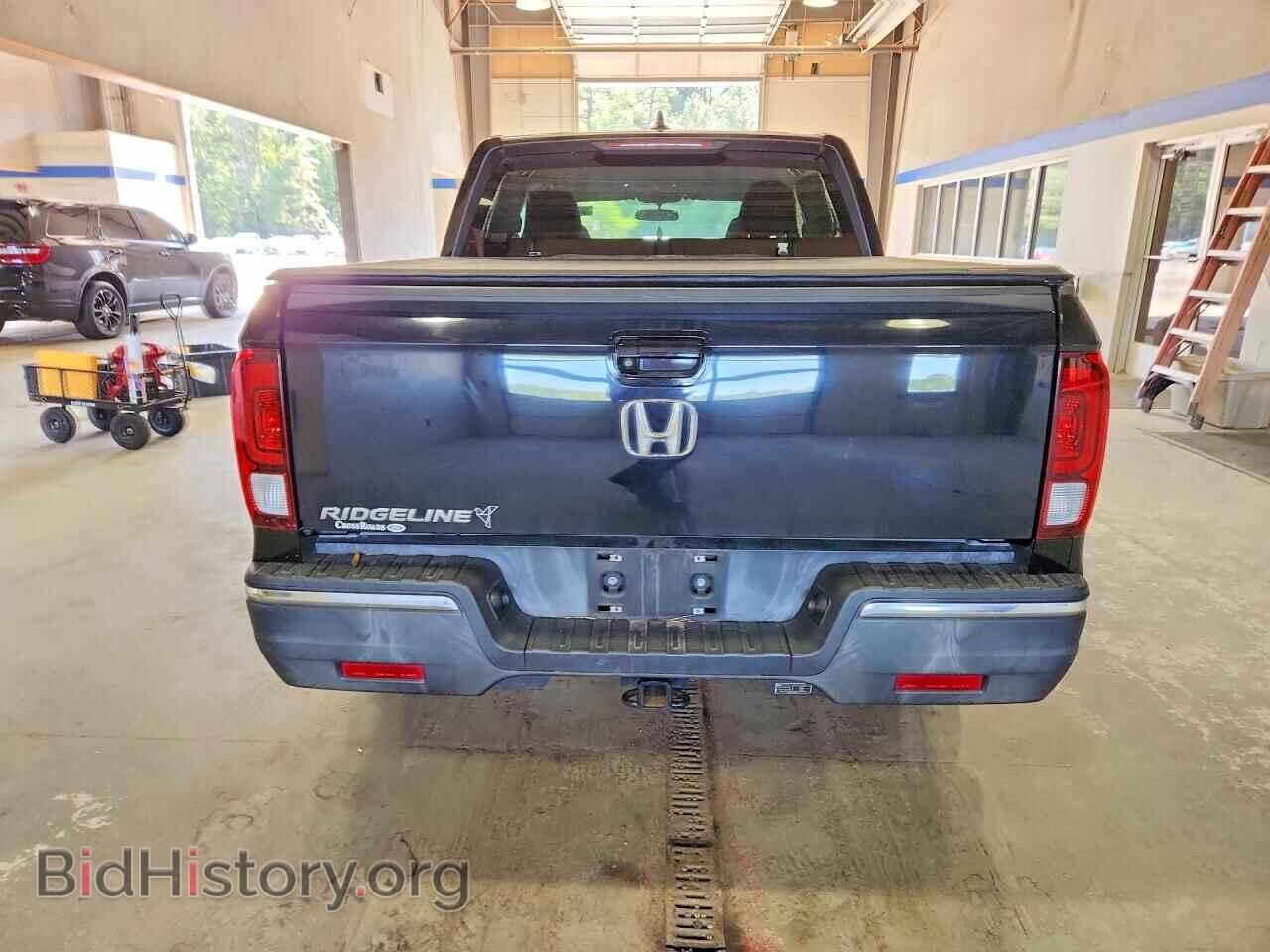 2017 Honda RIDGELINE (VIN 5FPYK2F17HB004155) — фото 6 из 12