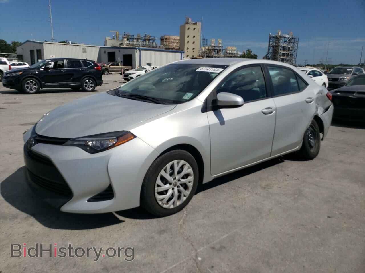 Photo 5YFBURHE6HP622623 - TOYOTA COROLLA 2017