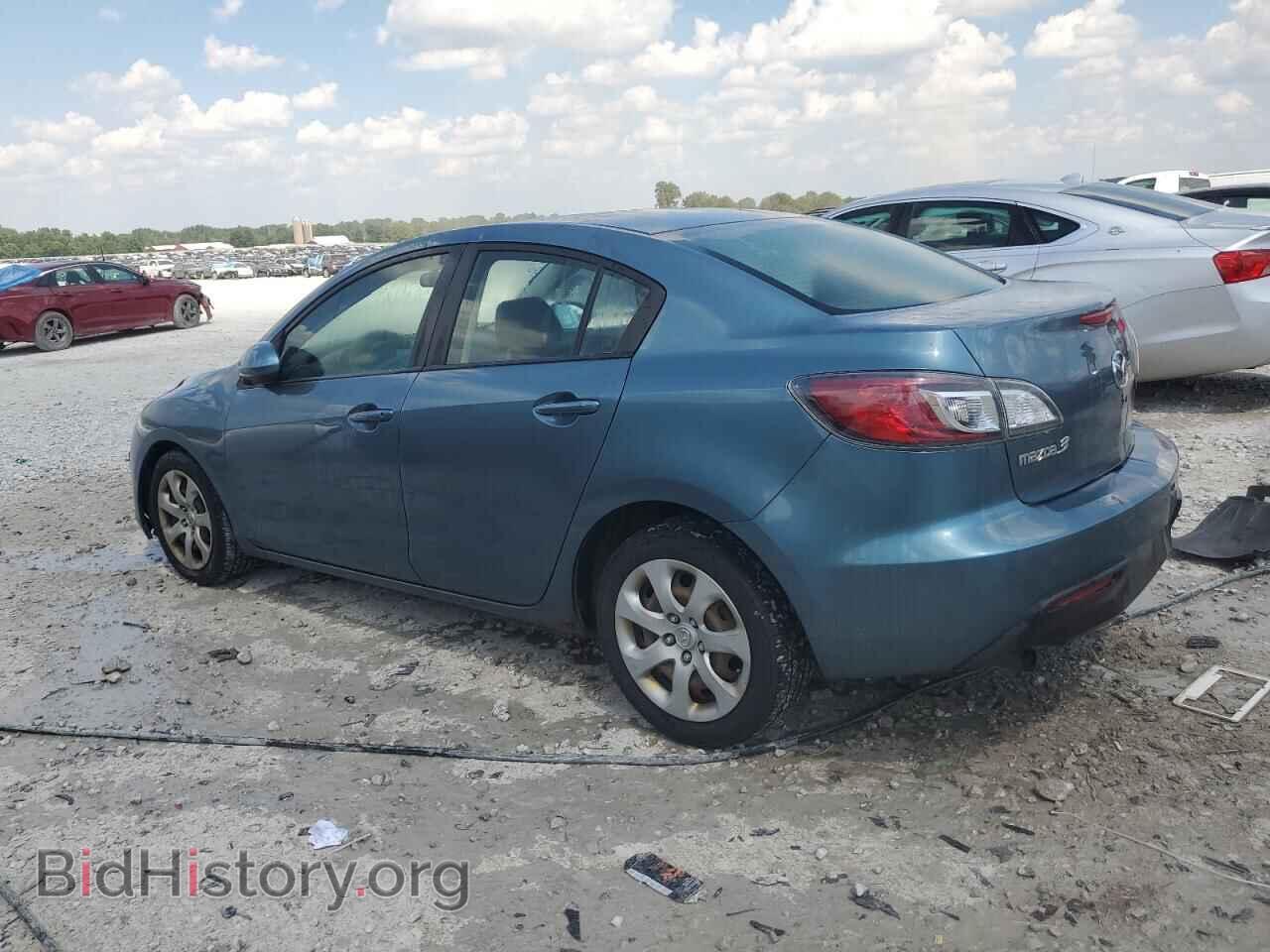 2011 MAZDA 3 - VIN: JM1BL1UF8B1443000 - Фото 2