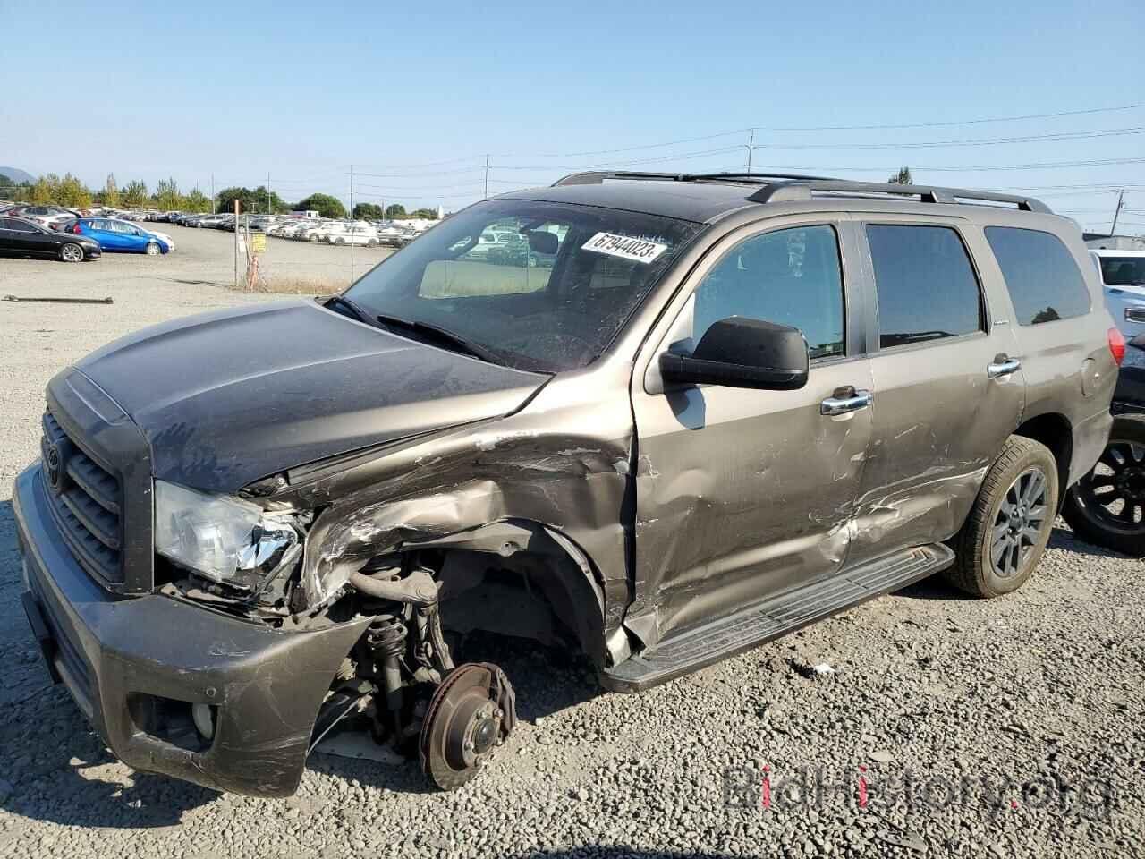 Photo 5TDJY5G10BS045576 - TOYOTA SEQUOIA 2011