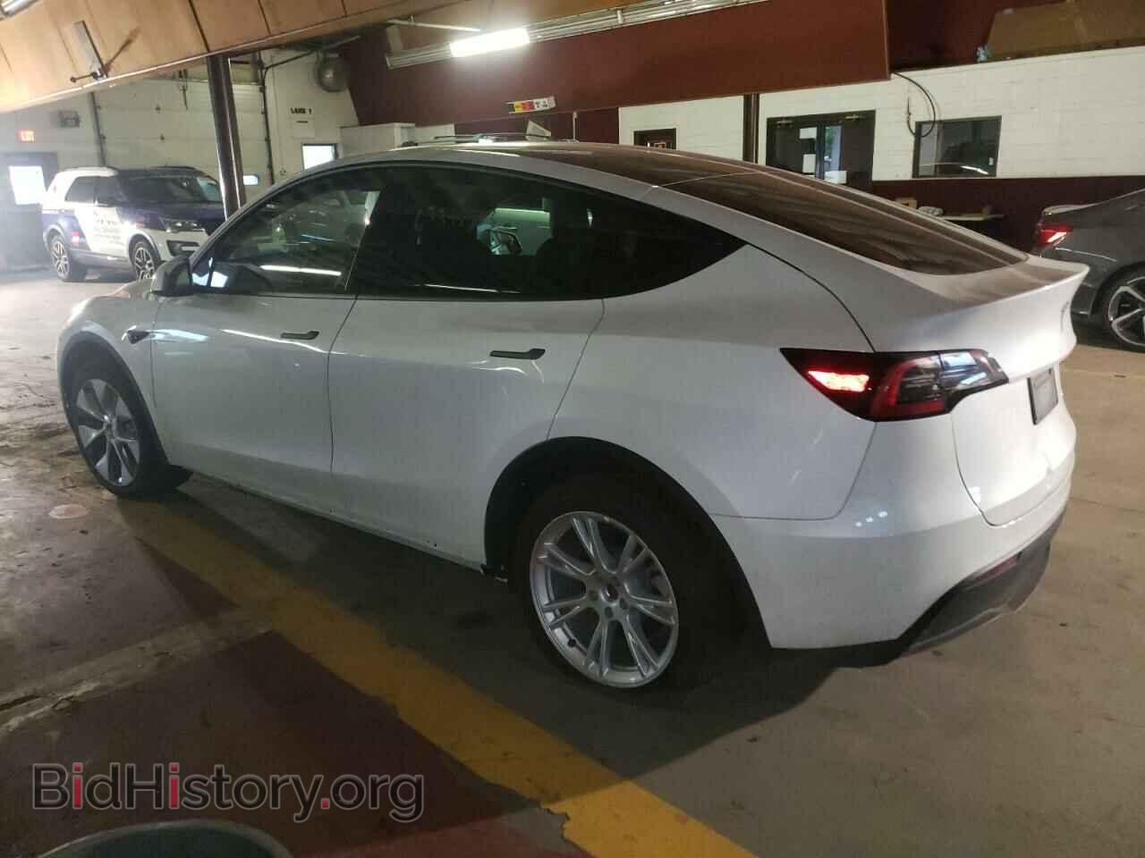 2022 TESLA MODEL Y - VIN: 7SAYGDEE0NF445974 - Фото 2