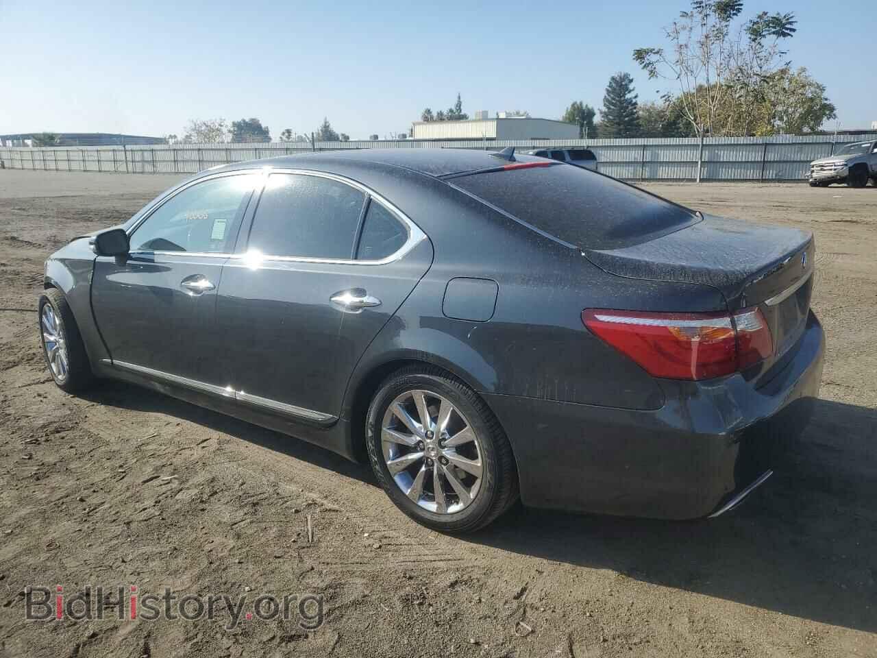 2011 LEXUS LS460 - VIN: JTHBL5EF3B5106358 - Photo 2