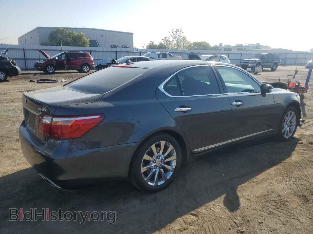 2011 LEXUS LS460 - VIN: JTHBL5EF3B5106358 - Photo 3