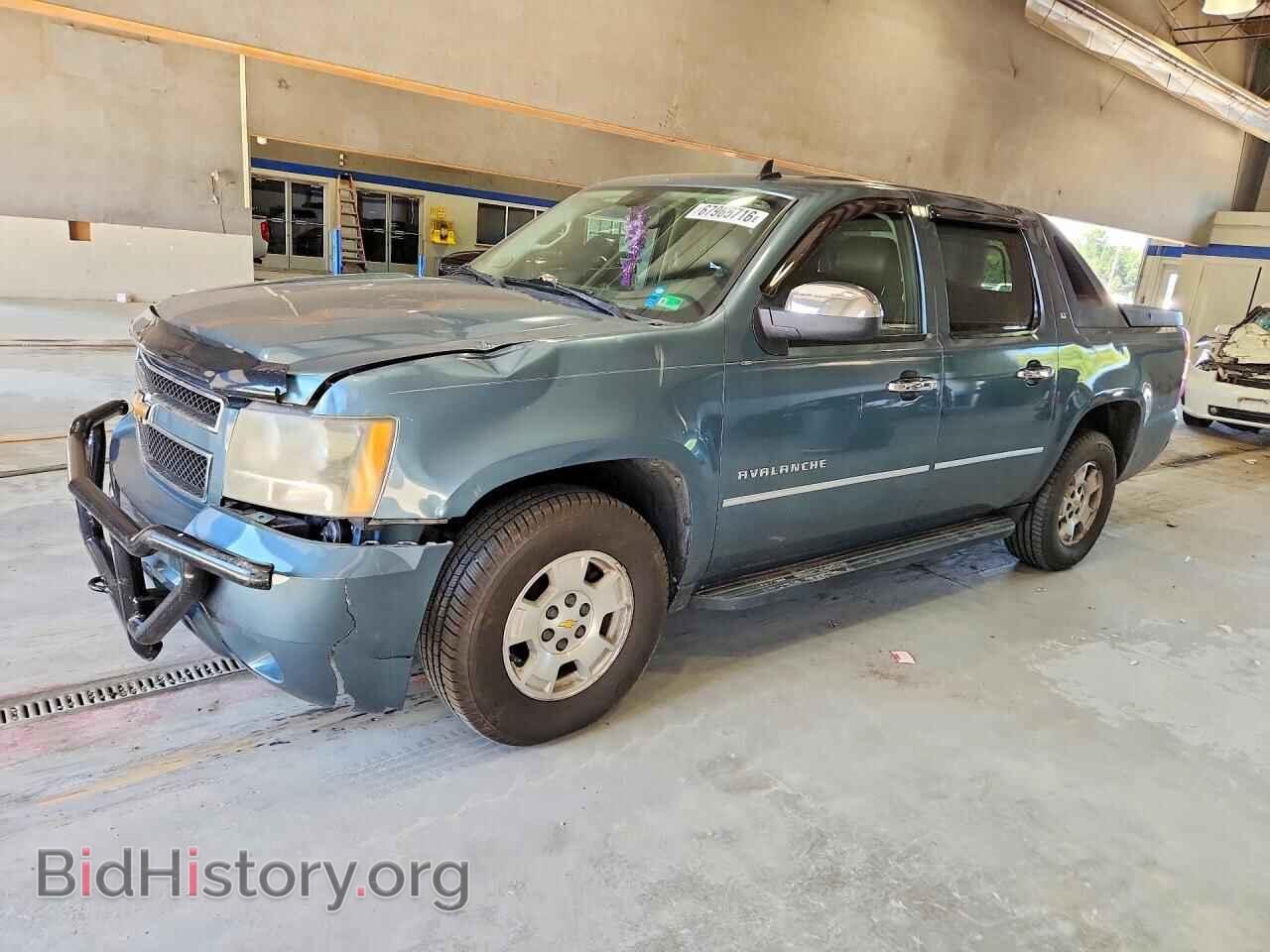 Photo 3GNVKFE09AG162371 - CHEVROLET AVALANCHE 2010