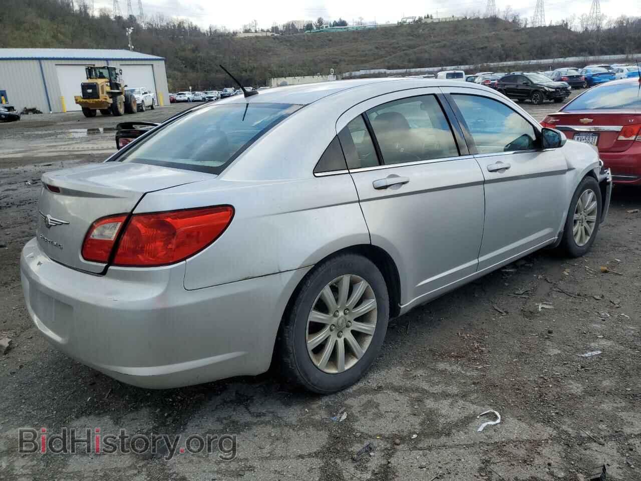 2010 CHRYSLER SEBRING - VIN: 1C3CC5FB0AN216708 - Фото 3