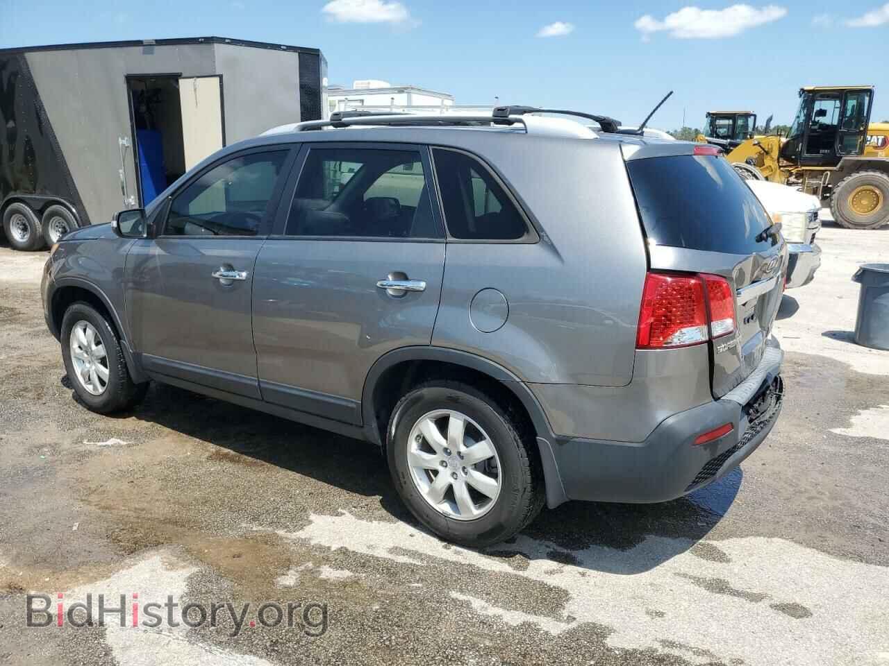 2011 KIA SORENTO - VIN: 5XYKT3A19BG175272 - Фото 2