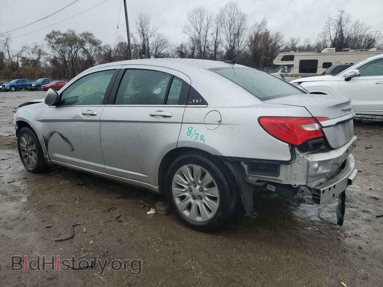2011 CHRYSLER 200 - VIN: 1C3BC4FB0BN563429 - Фото 2