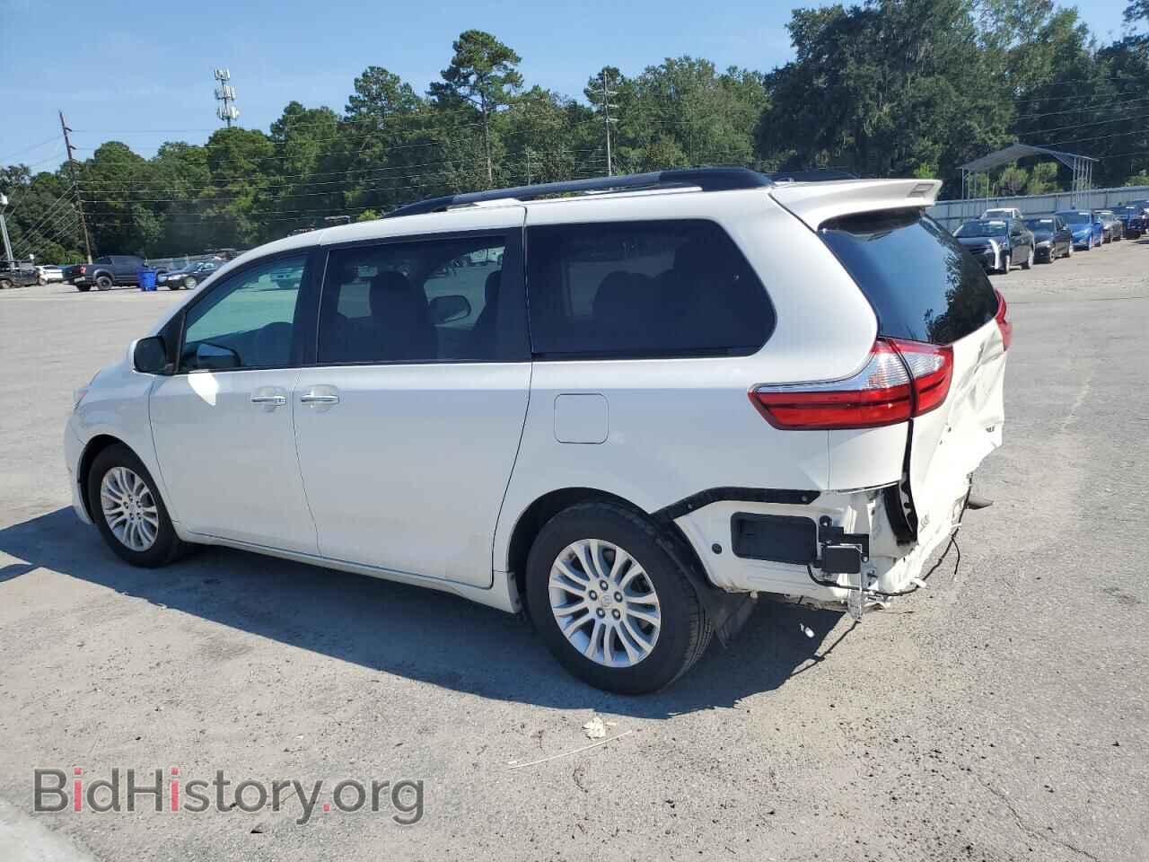 2017 TOYOTA All Models - VIN: 5TDYZ3DC8HS772463 - Фото 2