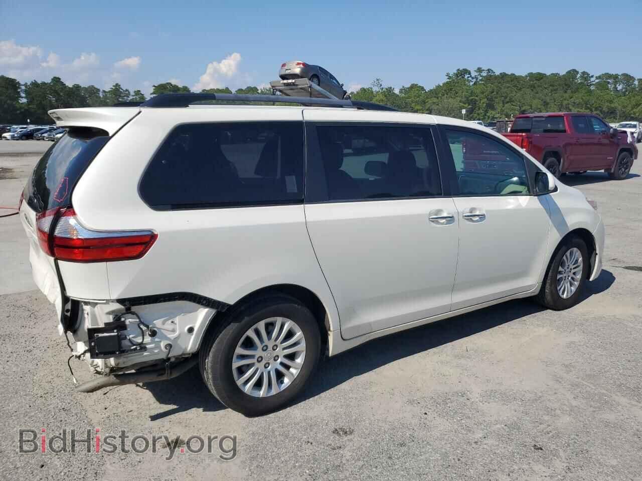 2017 TOYOTA All Models - VIN: 5TDYZ3DC8HS772463 - Фото 3