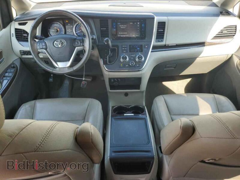 2017 Toyota ALL MODELS (VIN 5TDYZ3DC8HS772463) — photo 8 of 16