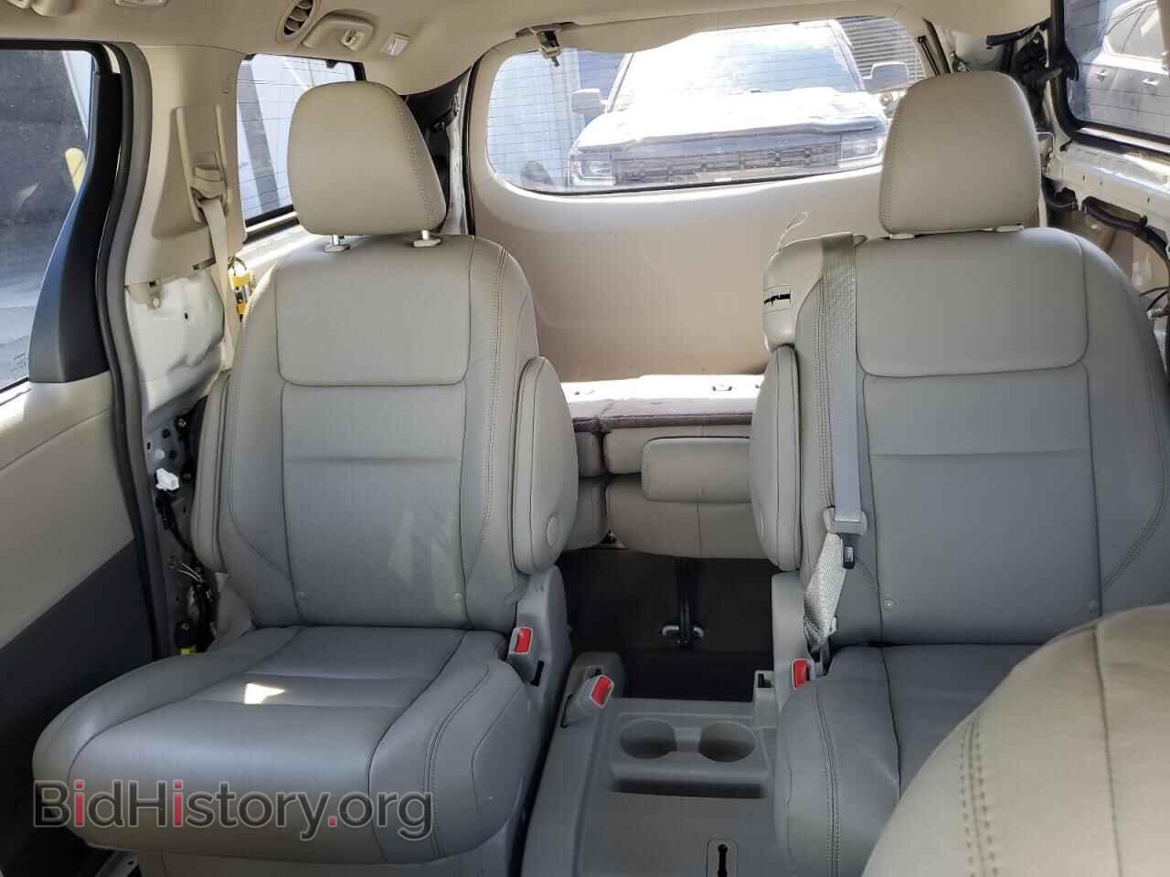 2017 TOYOTA All Models - VIN: 5TDYZ3DC8HS772463 - Фото 10