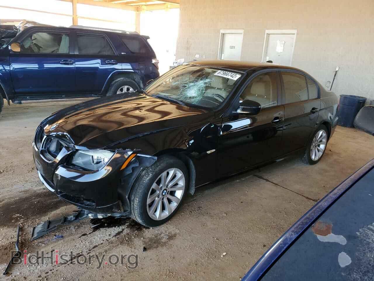 Фотография WBAPH7C55BA800827 - BMW 3 SERIES 2011