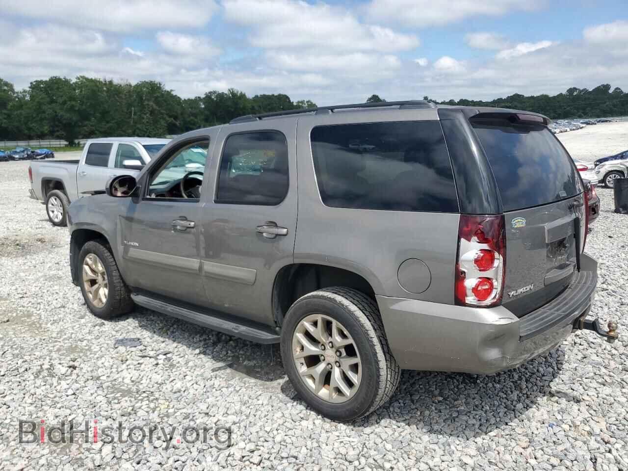 2007 GMC YUKON - VIN: 1GKFC13087J332425 - Photo 2