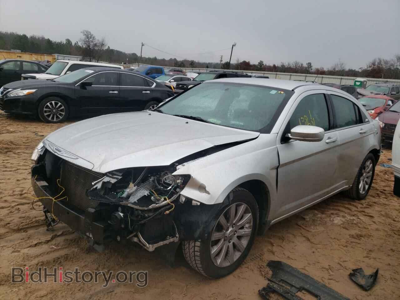 2011 CHRYSLER 200 - VIN: 1C3BC1FB7BN511715 - Фото 2