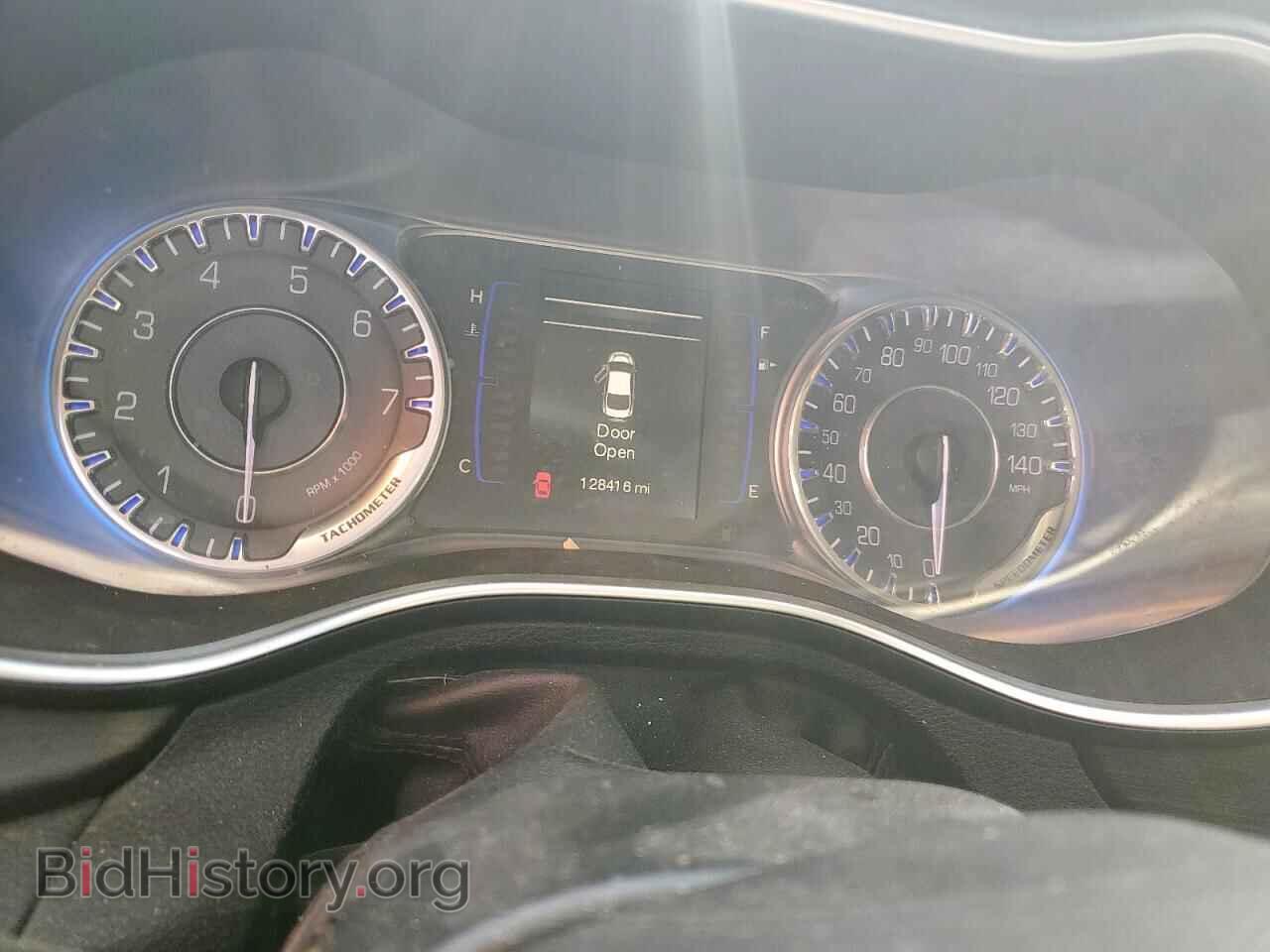 2015 CHRYSLER 200 - VIN: 1C3CCCAB5FN720724 - Фото 9