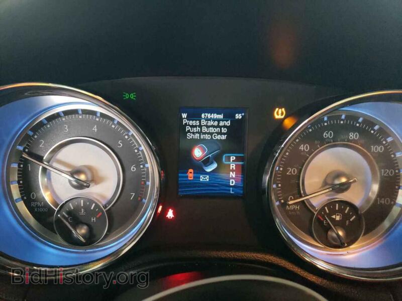 2013 Chrysler 300 (VIN 2C3CCAAG4DH533982) — фото 9 из 12