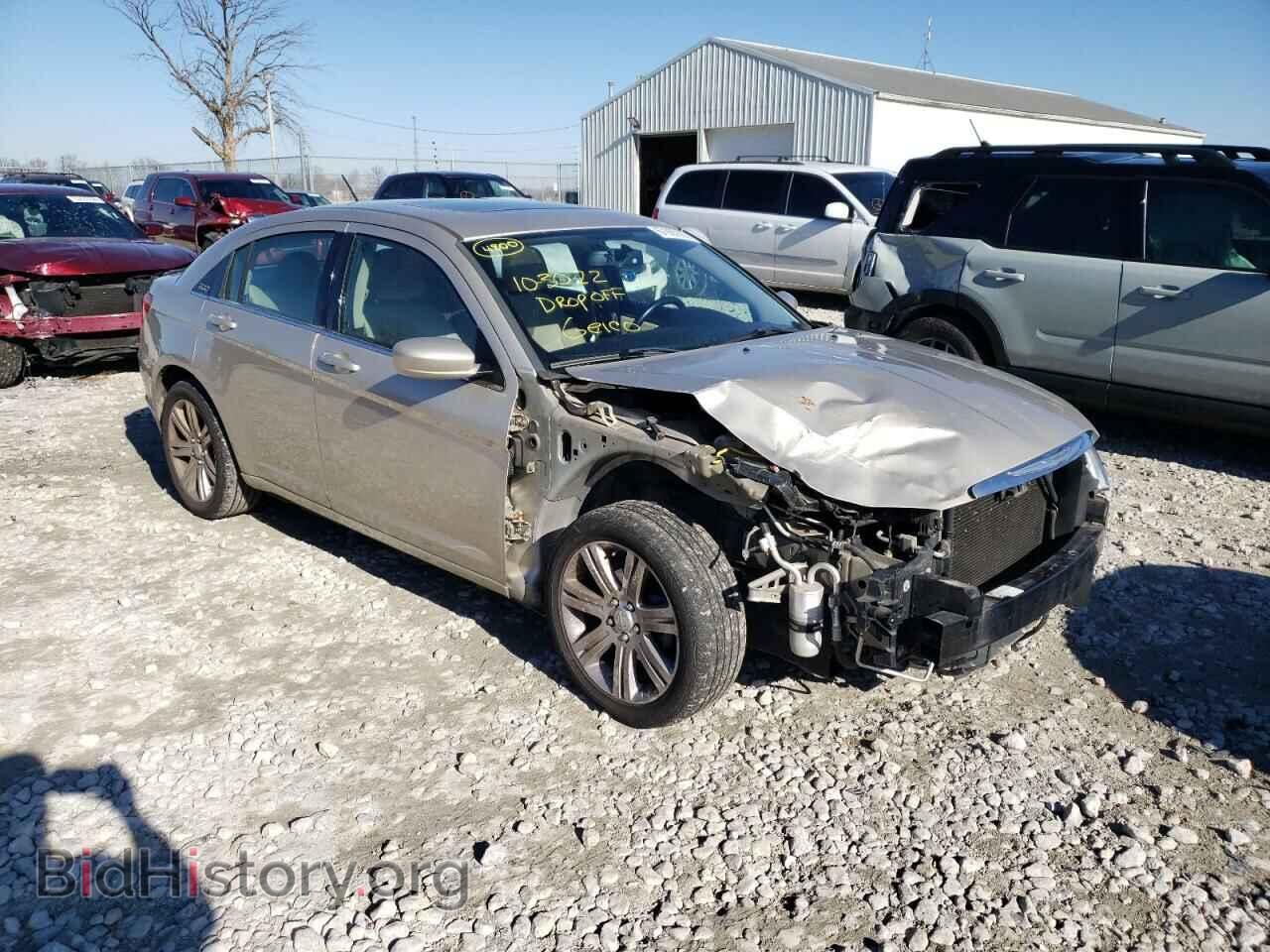 2013 CHRYSLER 200 - VIN: 1C3CCBBB3DN688880 - Фото 4