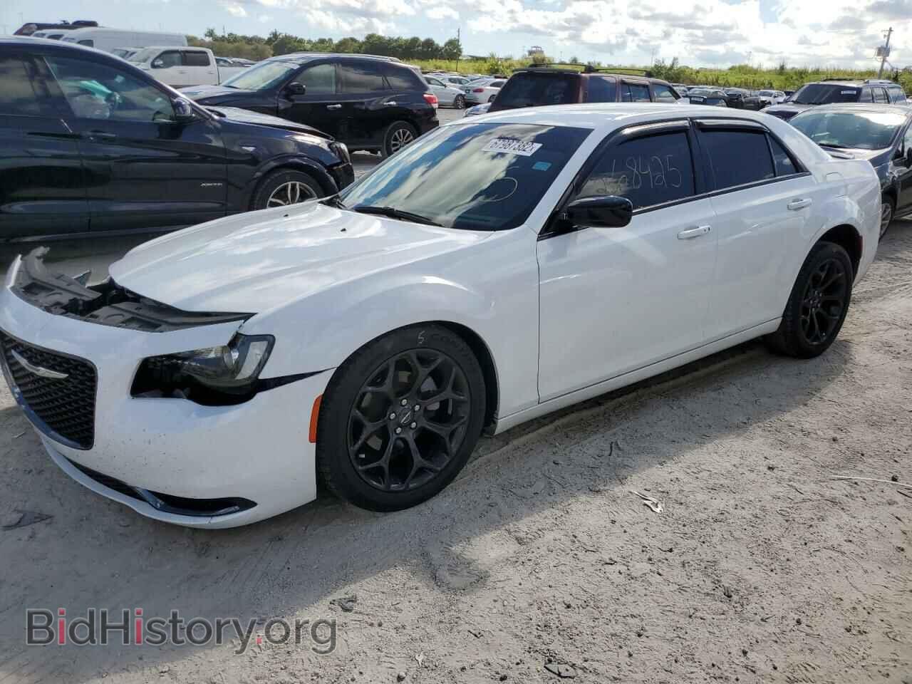Фотография 2C3CCAAGXKH755844 - CHRYSLER 300 2019