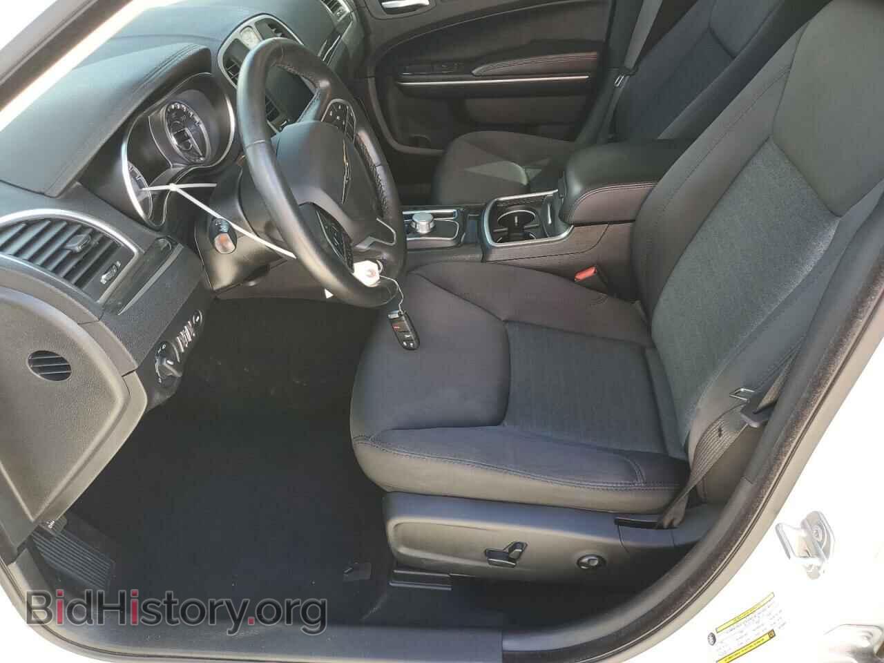 2019 CHRYSLER 300 - VIN: 2C3CCAAGXKH755844 - Фото 7