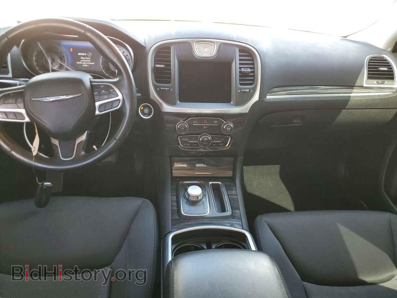 2019 CHRYSLER 300 - VIN: 2C3CCAAGXKH755844 - Фото 8