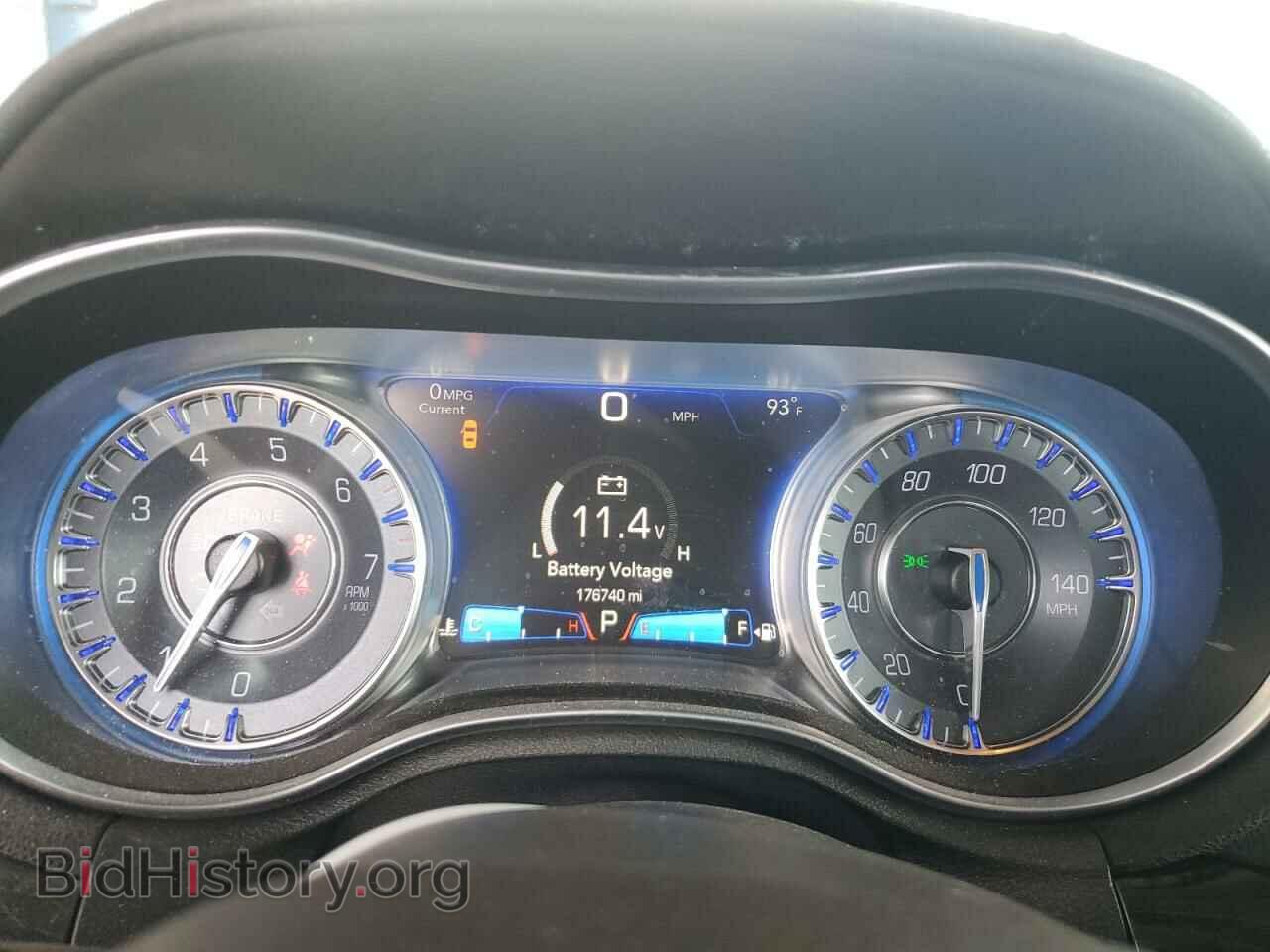 2016 CHRYSLER 300 - VIN: 2C3CCAAGXGH182368 - Фото 9