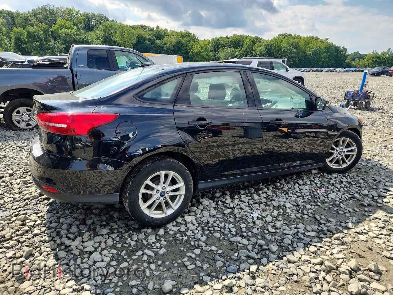 2017 FORD FOCUS - VIN: 1FADP3F2XHL348041 - Фото 3