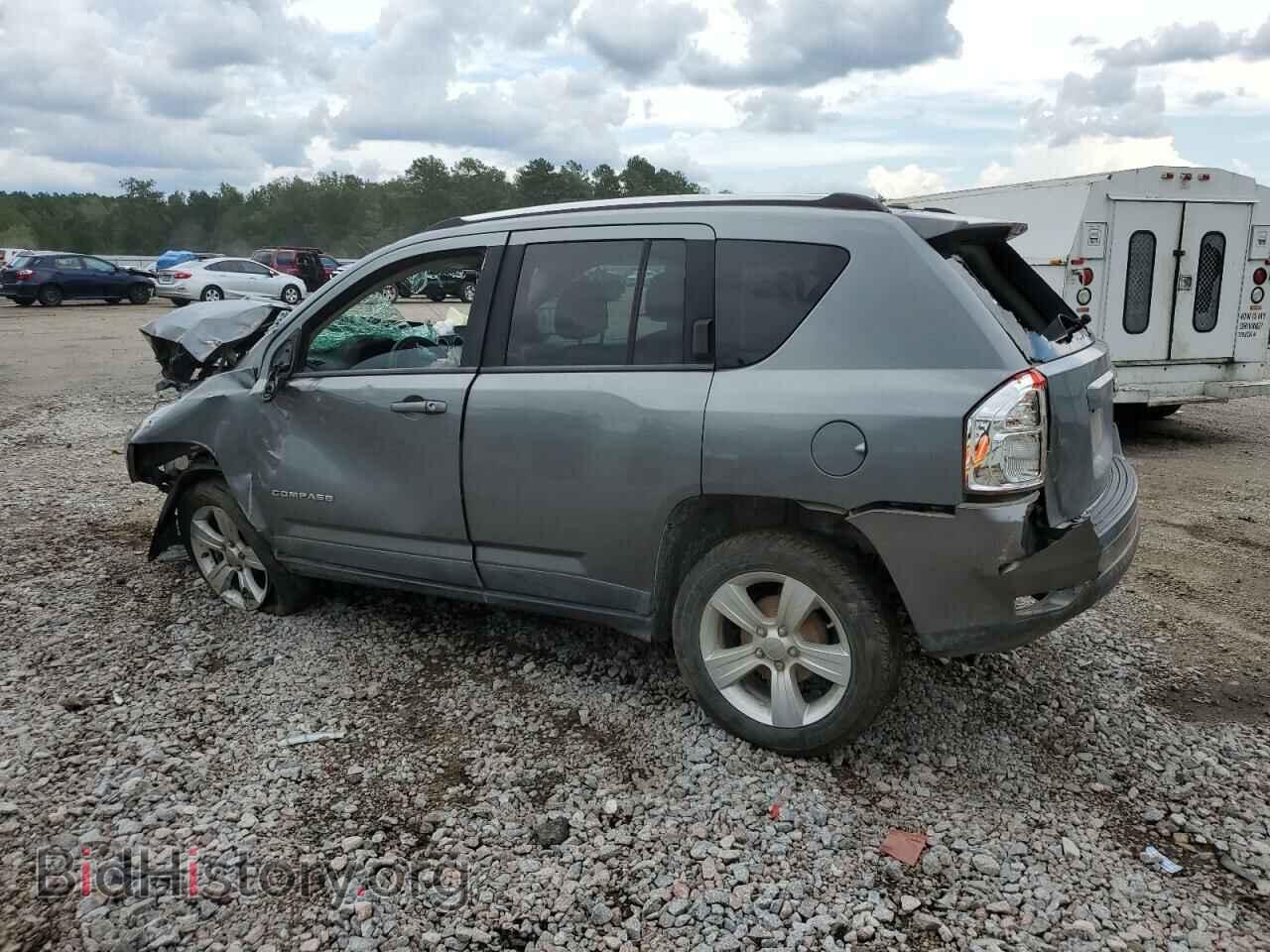 2011 JEEP COMPASS - VIN: 1J4NT1FA2BD290346 - Photo 2