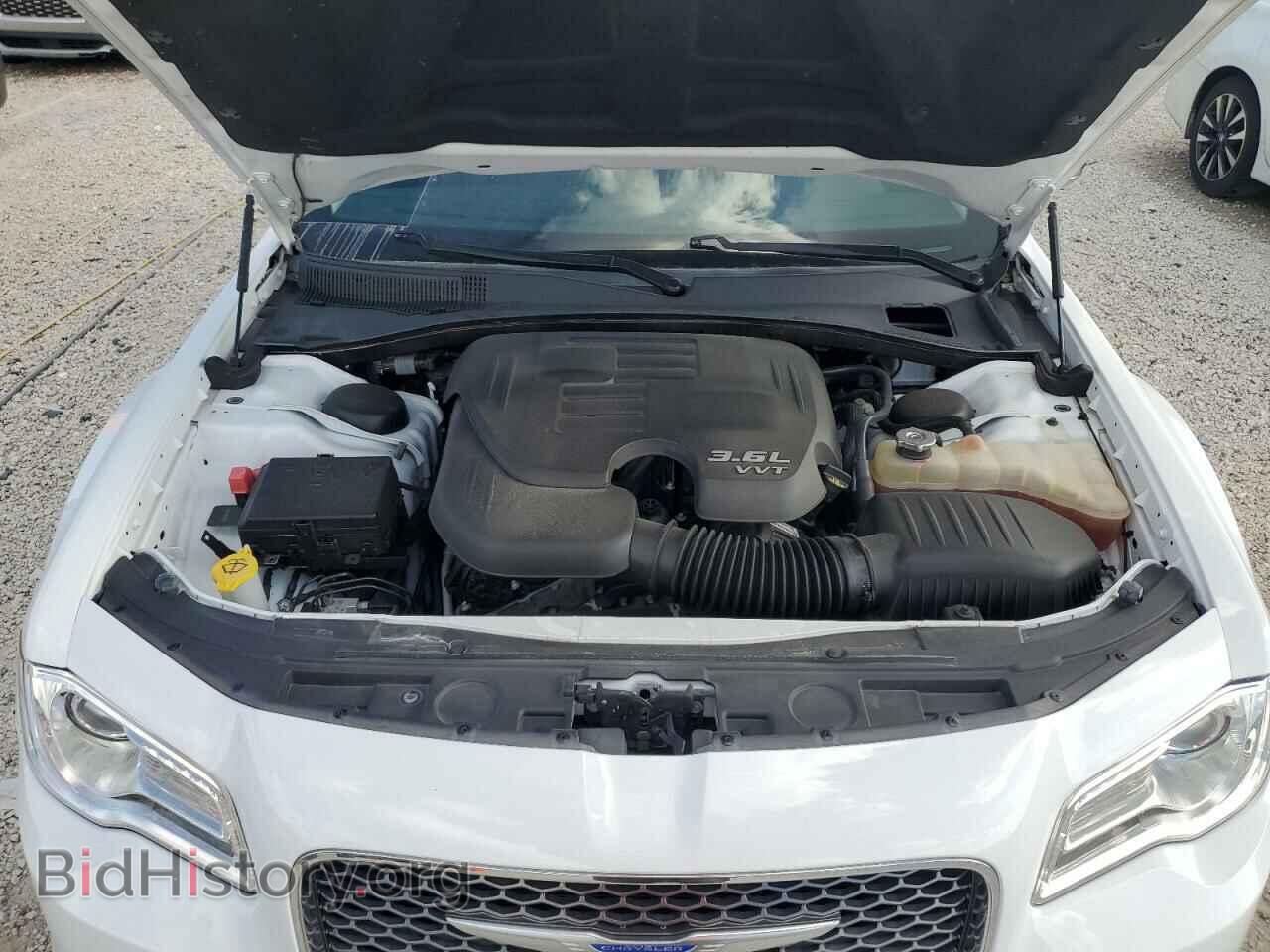 2019 CHRYSLER 300 - VIN: 2C3CCAEG7KH585730 - Фото 11