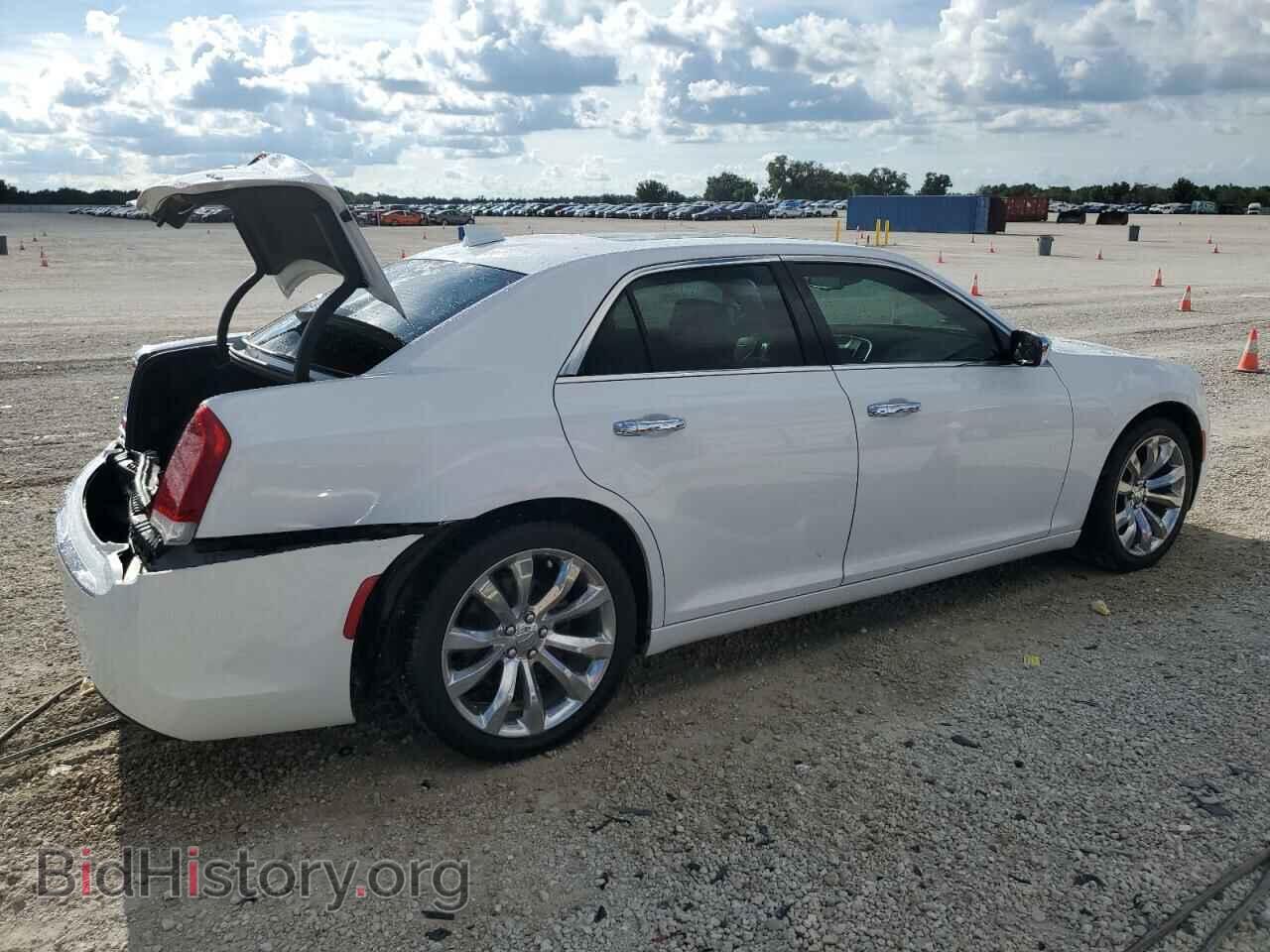 2019 CHRYSLER 300 - VIN: 2C3CCAEG7KH585730 - Фото 3
