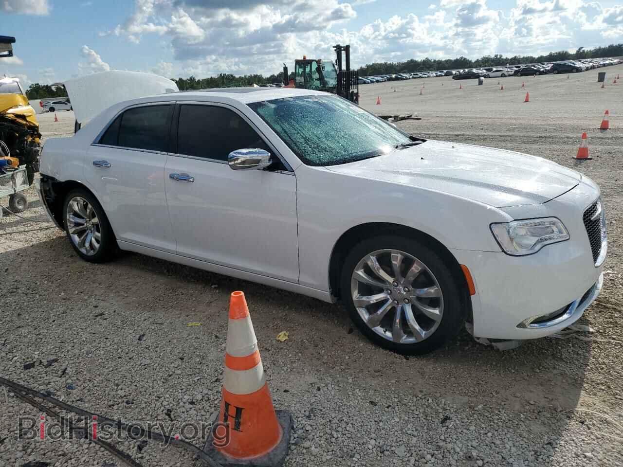 2019 CHRYSLER 300 - VIN: 2C3CCAEG7KH585730 - Фото 4