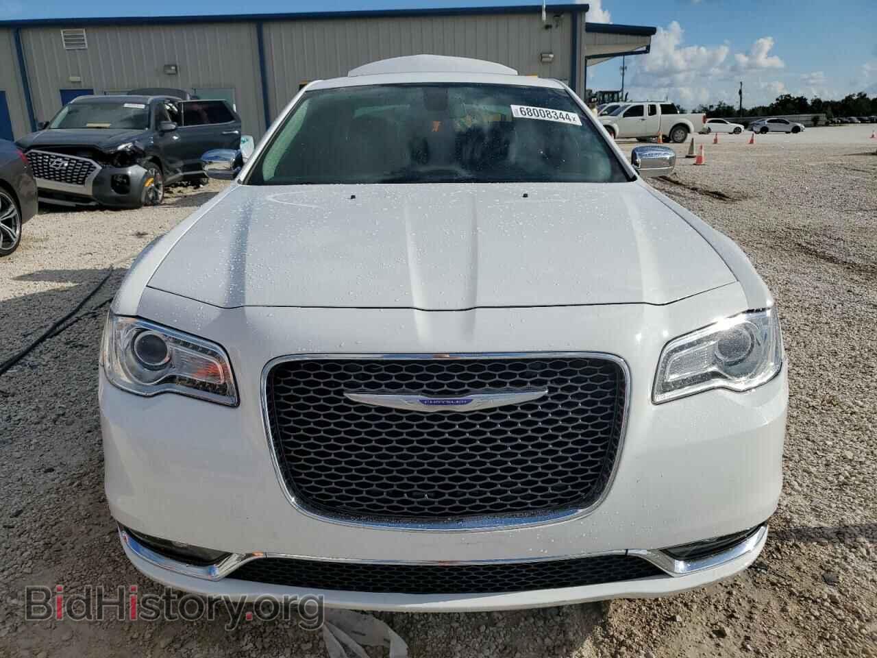 2019 CHRYSLER 300 - VIN: 2C3CCAEG7KH585730 - Фото 5