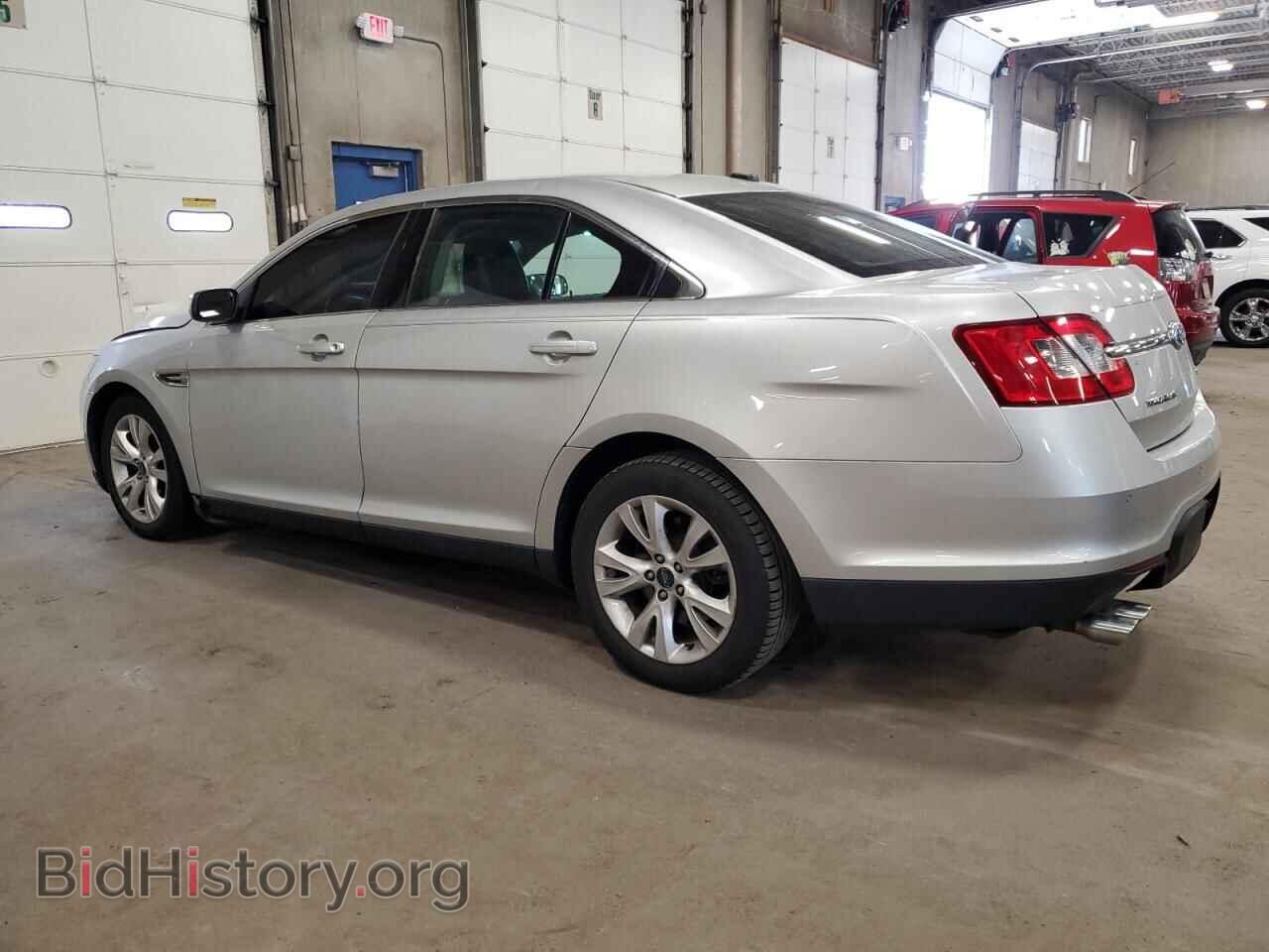 2011 FORD TAURUS - VIN: 1FAHP2EW1BG163358 - Фото 2