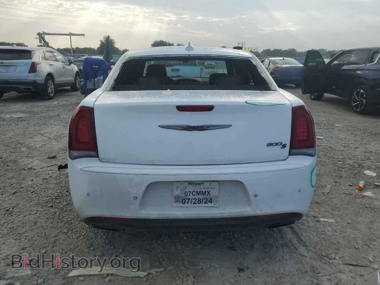 2016 CHRYSLER 300 - VIN: 2C3CCABG5GH269769 - Фото 6