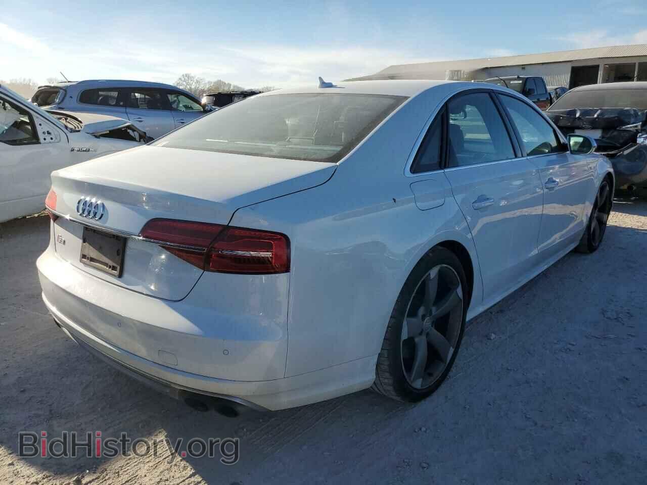 2016 AUDI S8 - VIN: WAUJSAFD4GN006411 - Фото 3