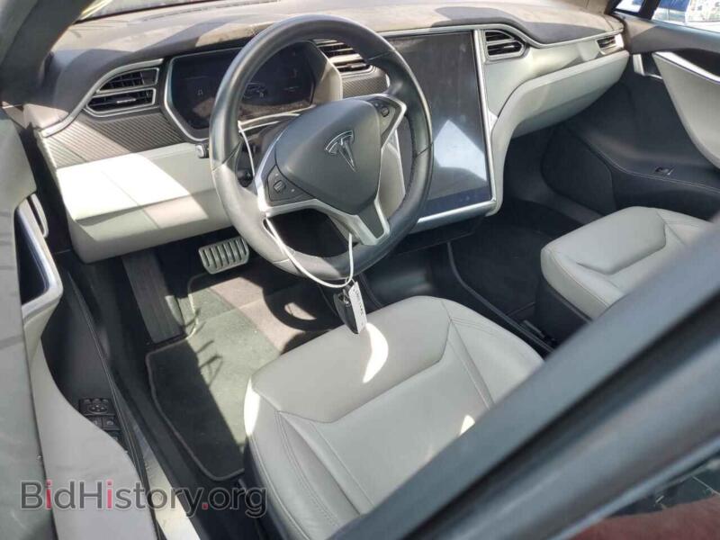 2016 Tesla MODEL S (VIN 5YJSA1E48GF120177) — photo 8 of 12